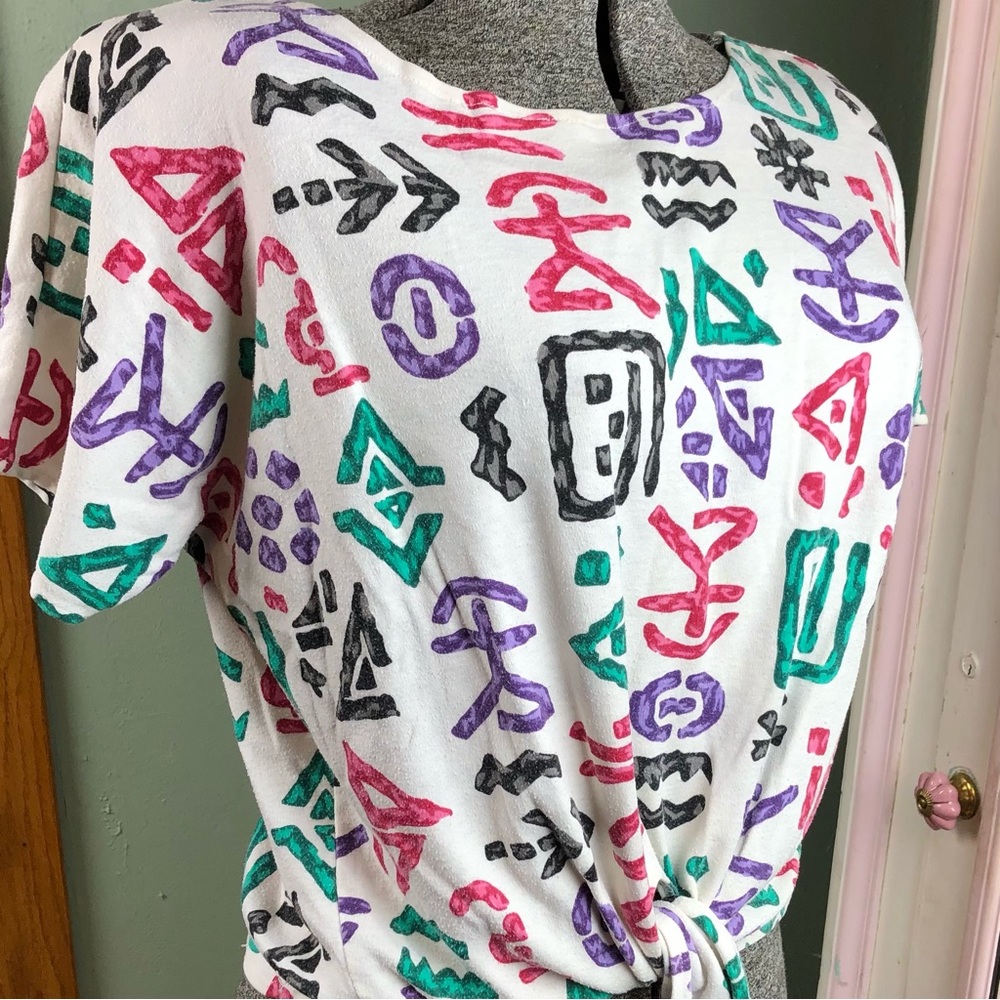 Vintage 80s Tribal Geometric Graphic Print Tie-Front blouse with Shoulder Pads